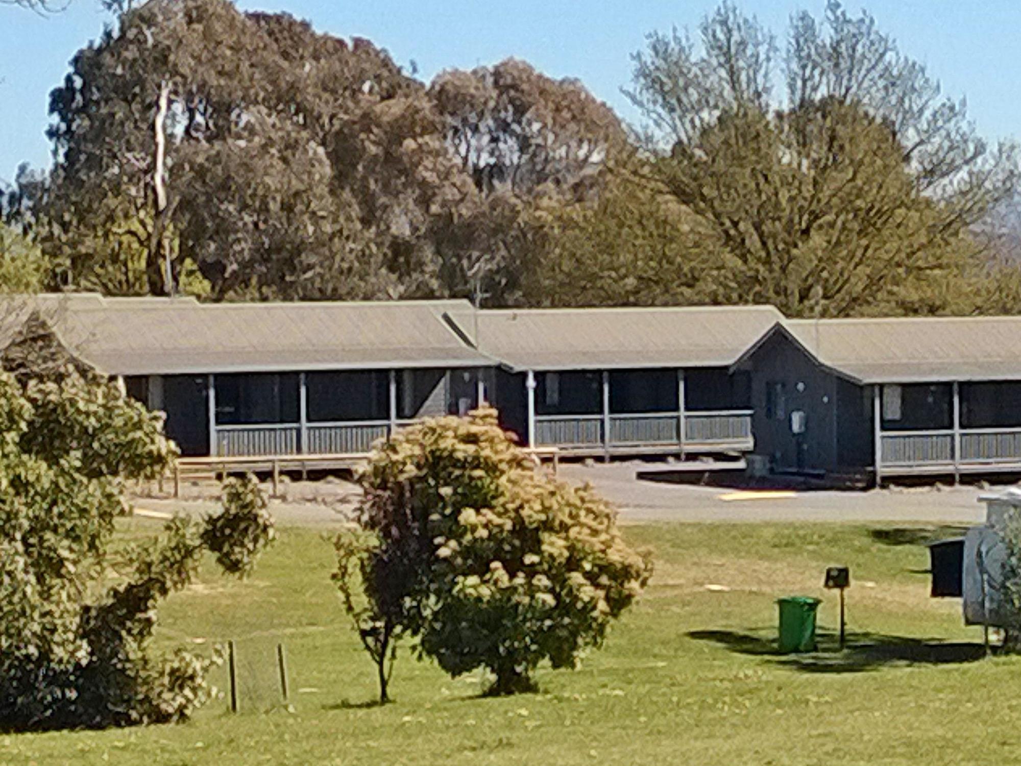 Canberra Carotel Motel Exterior photo