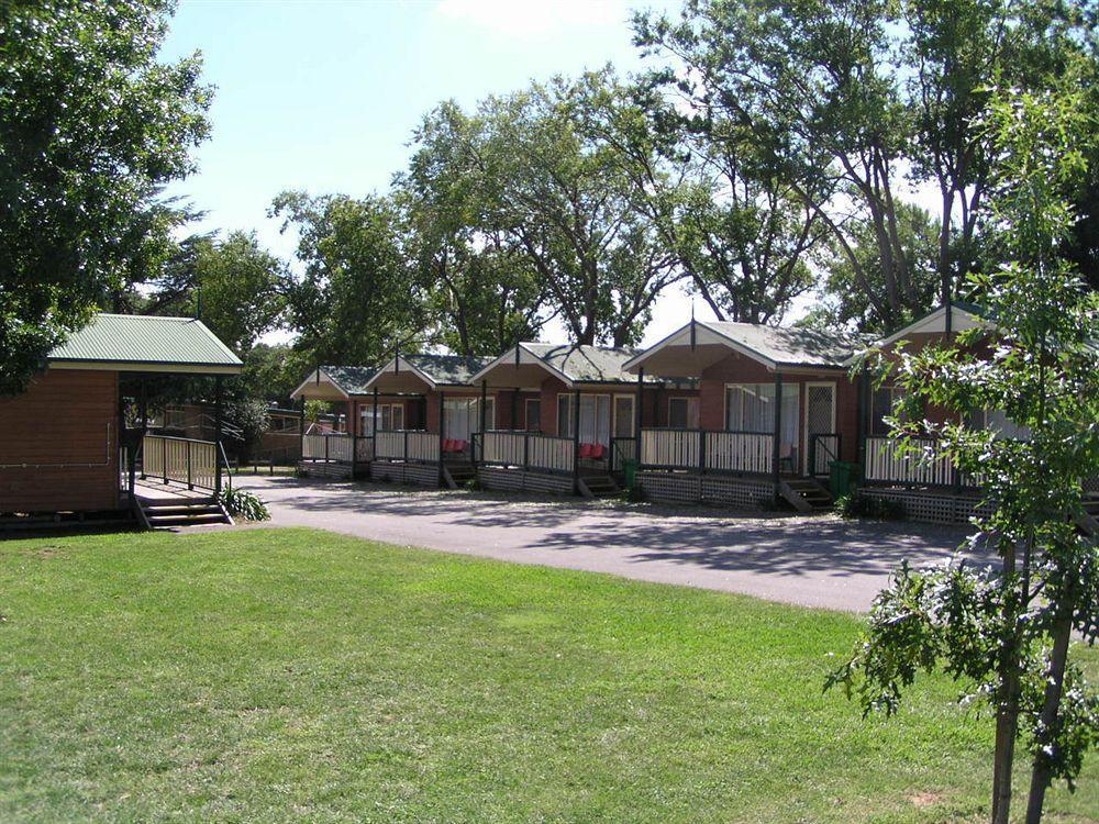 Canberra Carotel Motel Exterior photo
