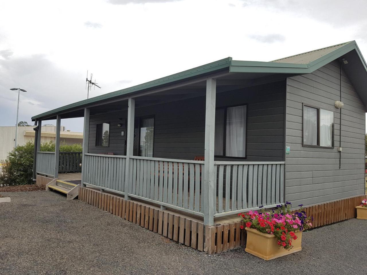 Canberra Carotel Motel Exterior photo