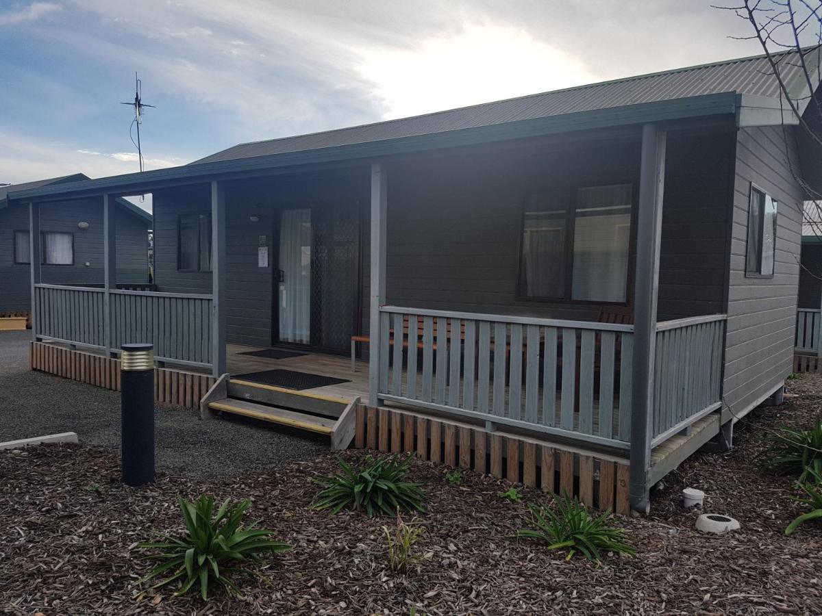 Canberra Carotel Motel Exterior photo