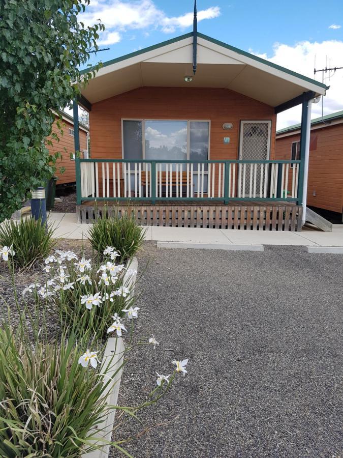 Canberra Carotel Motel Exterior photo